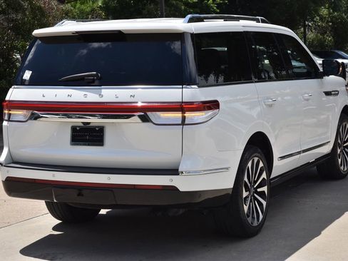 Used 2022 Lincoln Navigator Reserve AWD/4WD image 8