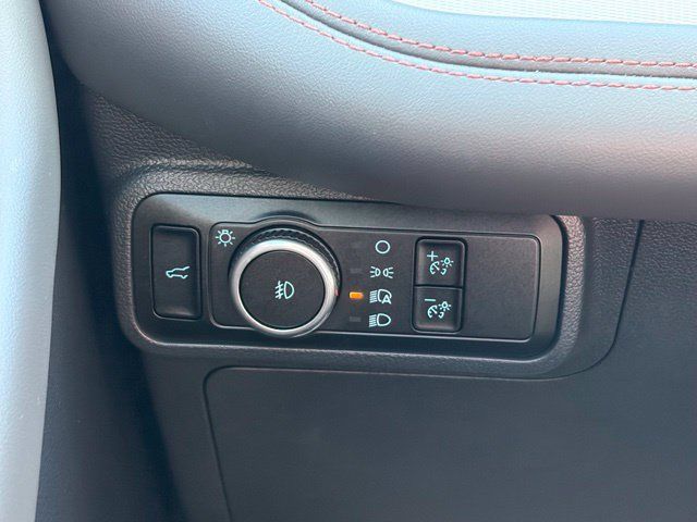 Used 2025 Ford Explorer Active w/ Active Comfort Package RWD image 20
