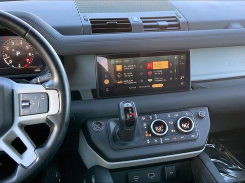 Used 2023 Land Rover Defender 110 S image 6