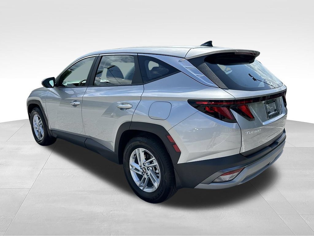 Used 2026 Hyundai Tucson SE FWD image 5