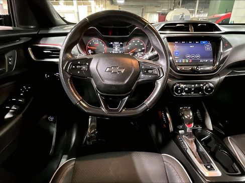 Used 2021 Chevrolet TrailBlazer RS w/ Sun and Liftgate Package image 6