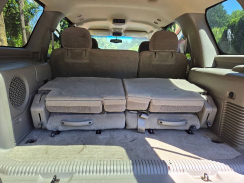 Used 2000 Chevrolet Tahoe LS w/ LS Preferred Equipment Group AWD/4WD image 11