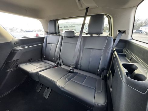 Used 2023 Ford Expedition XLT image 14