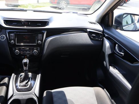 Used 2022 Nissan Rogue Sport SV AWD/4WD image 12
