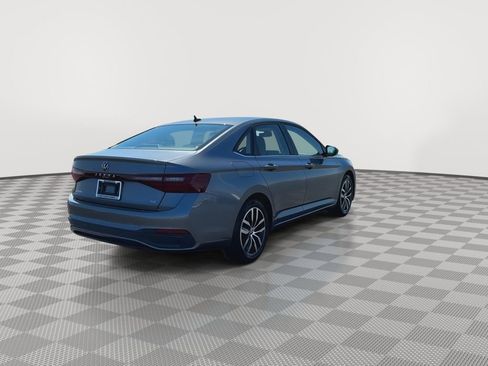 Used 2025 Volkswagen Jetta SE FWD image 8