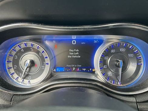 Used 2019 Chrysler 300 Touring w/ Sport Appearance Package image 15