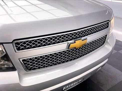 Used 2013 Chevrolet Avalanche LT AWD/4WD image 30