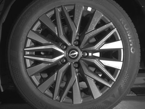 Used 2025 Nissan Altima 2.5 SV FWD image 14