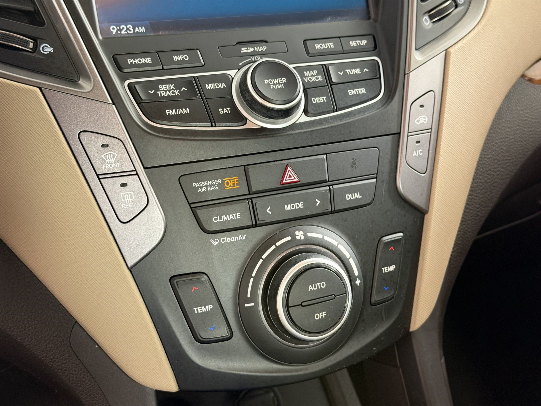 Used 2014 Hyundai Santa Fe Sport 2.0T w/ Navigation Package 06 AWD/4WD image 18
