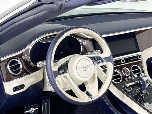 Used 2020 Bentley Continental GT V8 image 16