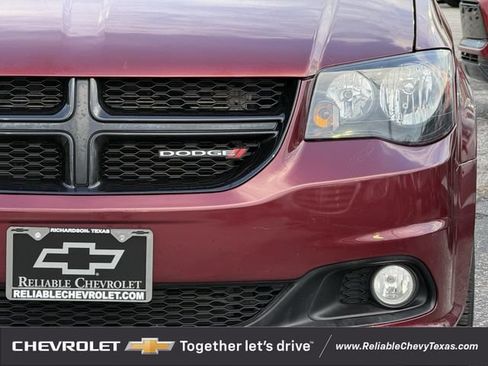 Used 2019 Dodge Grand Caravan SE FWD image 4