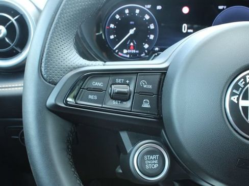 Used 2025 Alfa Romeo Tonale AWD/4WD image 24