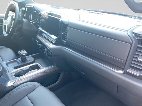 Used 2023 Chevrolet Silverado 1500 LTZ AWD/4WD image 9