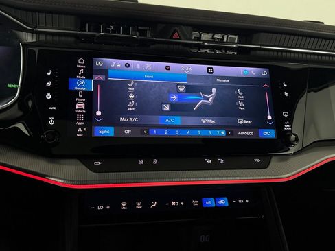 Used 2024 Jeep Wagoneer Launch Edition AWD/4WD image 21