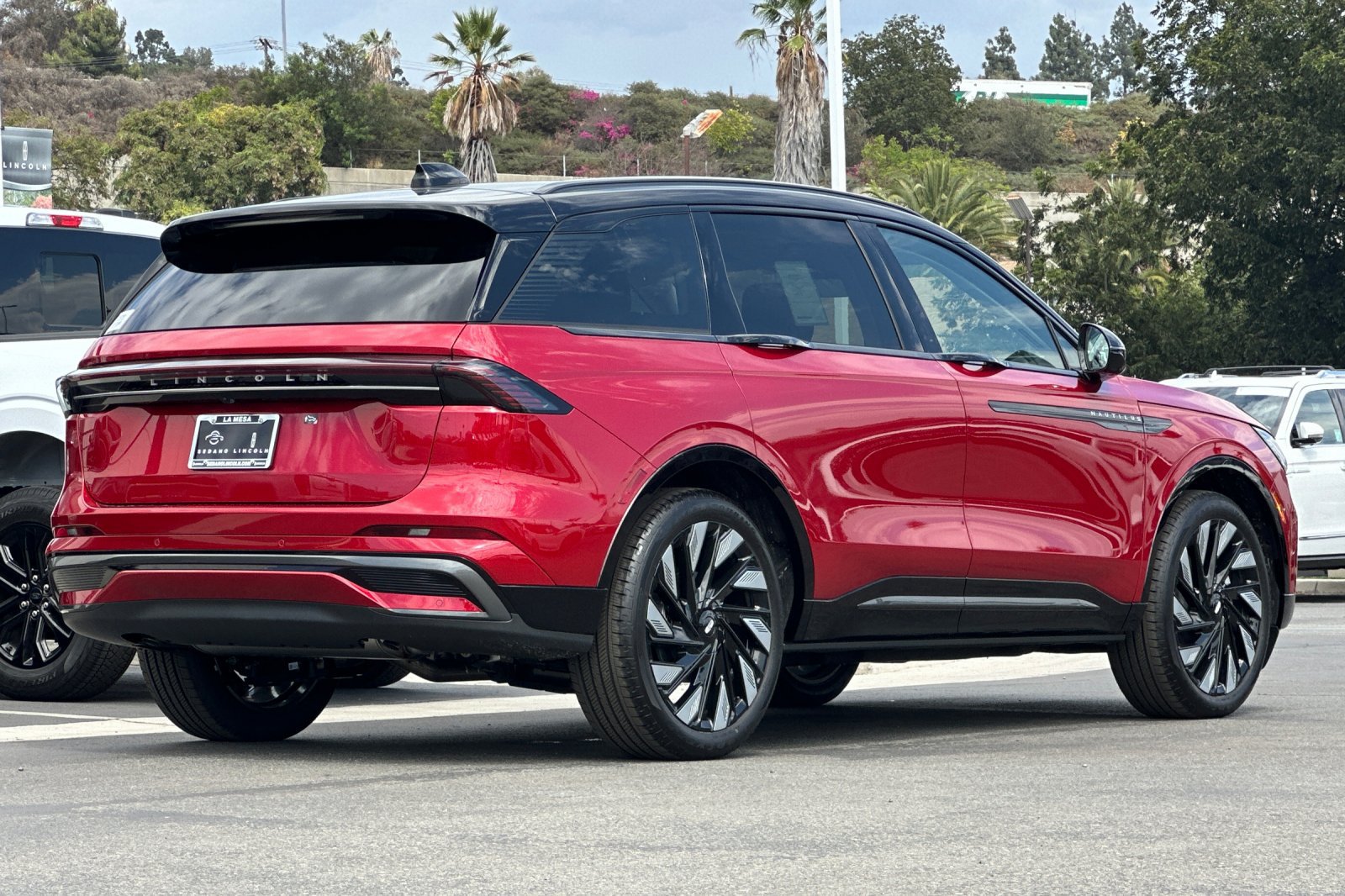 New 2026 Lincoln Nautilus Reserve w/ Jet Appearance Package AWD/4WD image 3