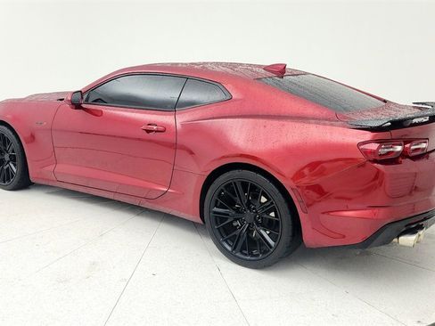 Used 2021 Chevrolet Camaro LT image 4