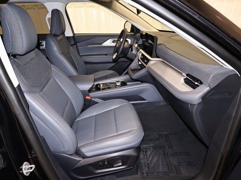 New 2026 Ford Explorer Active w/ Active Comfort Package image 19