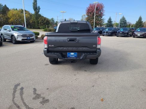Used 2017 Toyota Tacoma Limited image 7