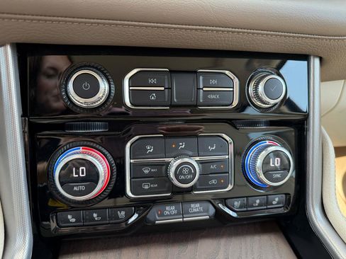 Used 2023 GMC Yukon Denali image 44