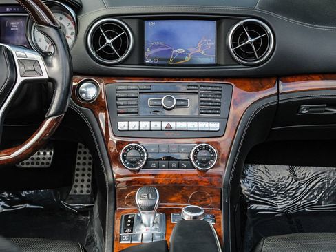 Used 2014 Mercedes-Benz SL 550 image 14