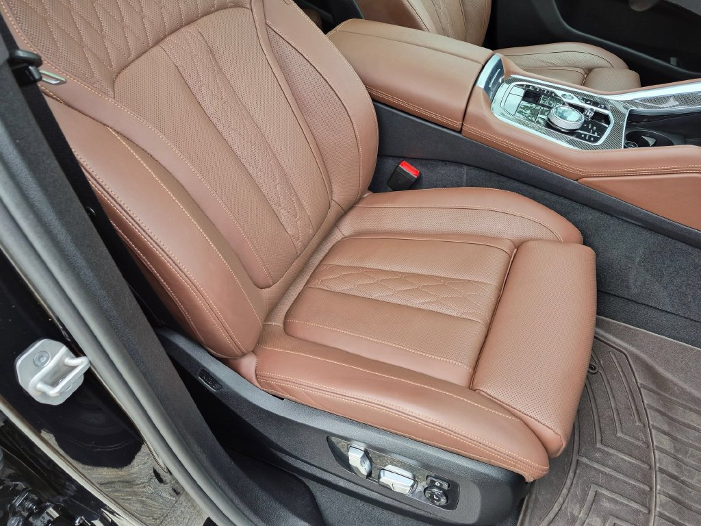 Used 2024 BMW X6 M60i w/ Dynamic Handling Package AWD/4WD image 35