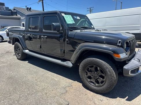 Used 2022 Jeep Gladiator Sport AWD/4WD image 4