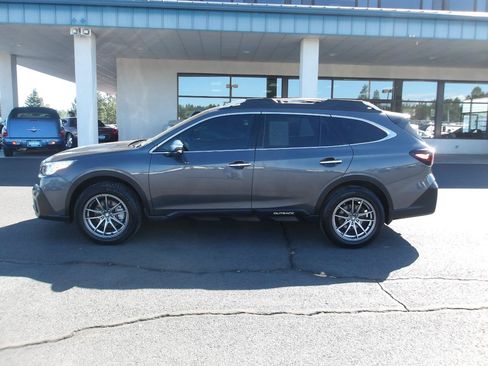 Used 2020 Subaru Outback Touring XT AWD/4WD image 2