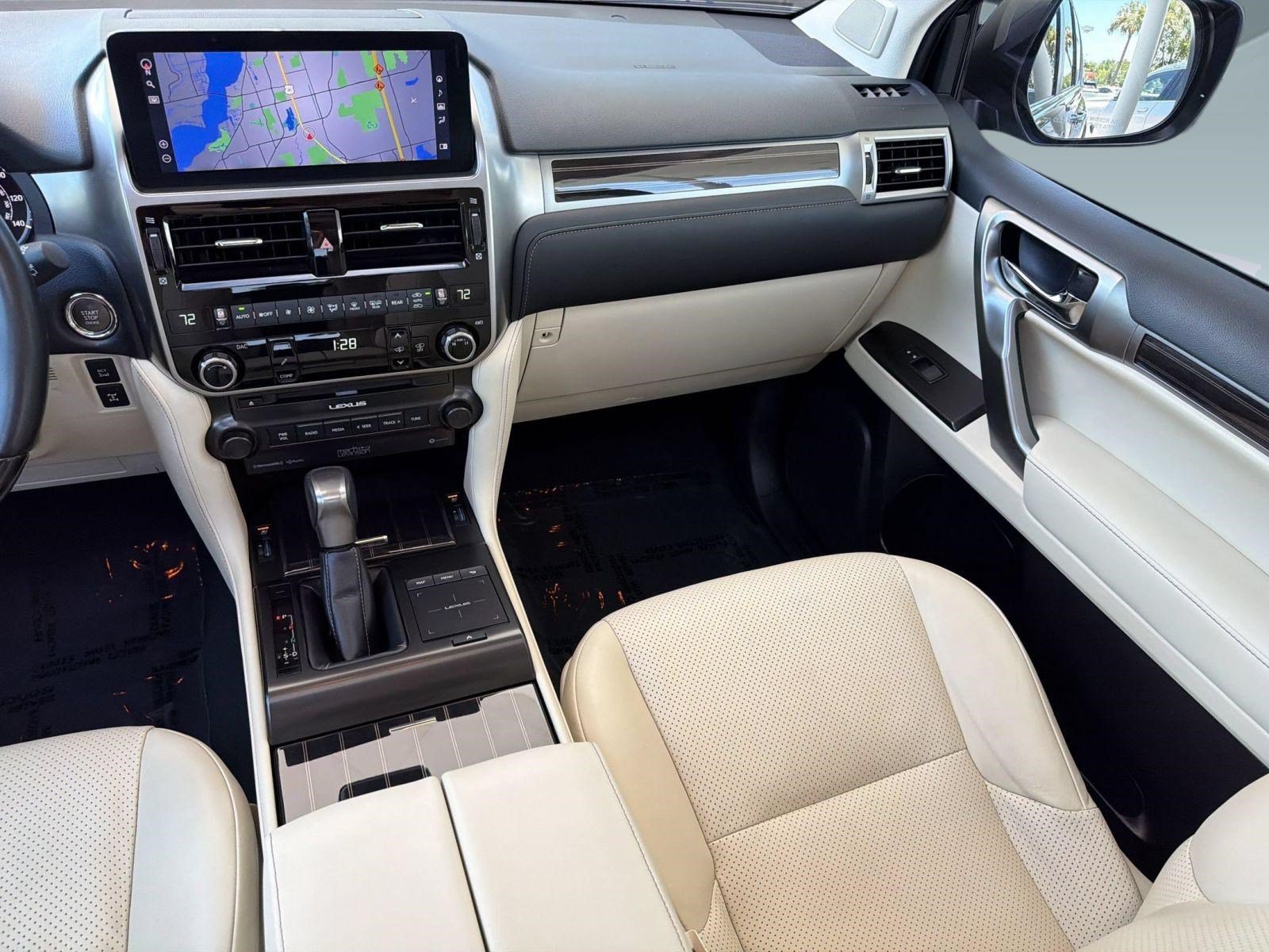 Used 2023 Lexus GX 460 Luxury w/ Sport Design Package AWD/4WD image 33
