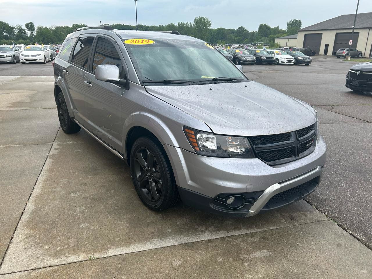 Used 2019 Dodge Journey Crossroad FWD image 3