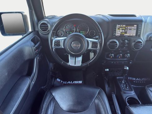 Used 2017 Jeep Wrangler Unlimited Sport AWD/4WD image 15