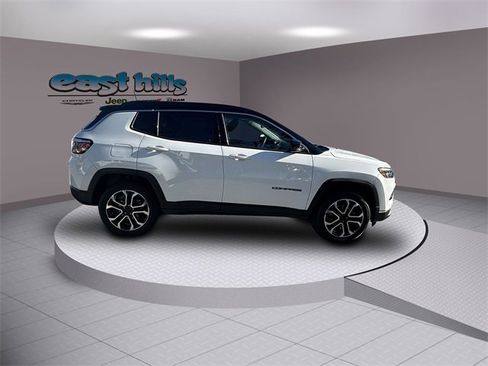 Certified 2022 Jeep Compass Limited w/ Sun and Sound Group image 2