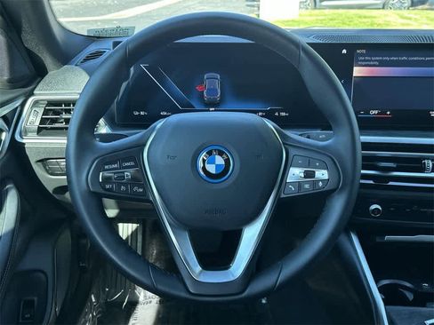 Used 2023 BMW i4 eDrive35 image 21