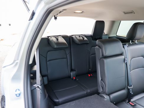 Used 2025 Nissan Pathfinder SL AWD/4WD image 43