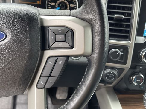 Used 2017 Ford F150 Lariat RWD image 22