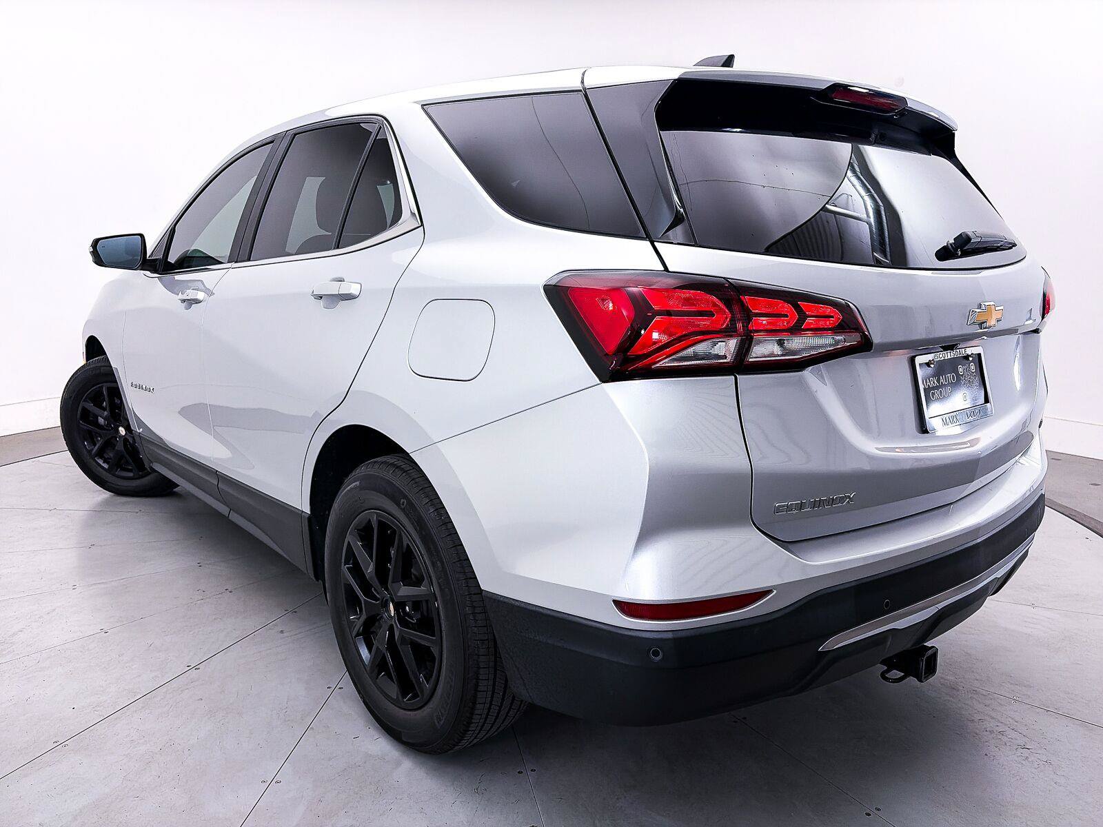 Used 2022 Chevrolet Equinox LT FWD image 2