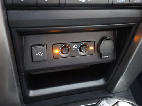 Used 2022 Toyota 4Runner Limited AWD/4WD image 9