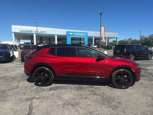 New 2026 Chevrolet Equinox EV RS image 2