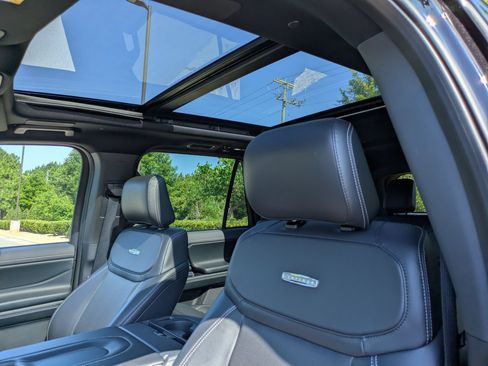Certified 2025 Ford Expedition Platinum w/ Stealth Performance Package AWD/4WD image 28