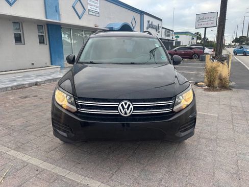 Used 2017 Volkswagen Tiguan Limited w/ Premium Package image 3