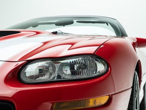 Used 2002 Chevrolet Camaro Z28 w/ SS Performance/Appearance Pkg image 11