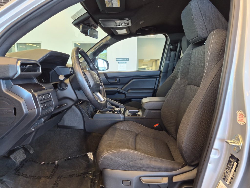 Used 2025 Toyota 4Runner SR5 AWD/4WD image 13