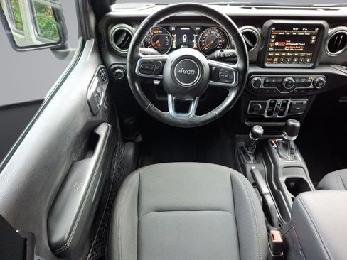 Used 2020 Jeep Wrangler Unlimited Sahara AWD/4WD image 21