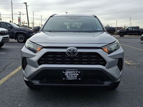 Used 2019 Toyota RAV4 LE image 2