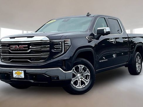 Used 2025 GMC Sierra 1500 SLT AWD/4WD image 3