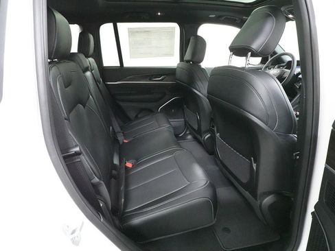 New 2026 Jeep Grand Cherokee Limited AWD/4WD image 18
