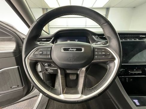 Used 2021 Jeep Grand Cherokee L Limited AWD/4WD image 9