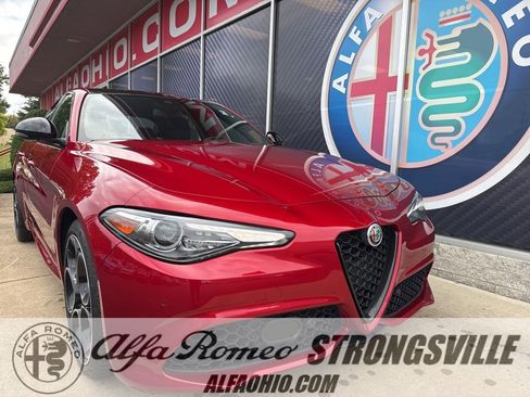 Used 2022 Alfa Romeo Giulia Veloce image 1