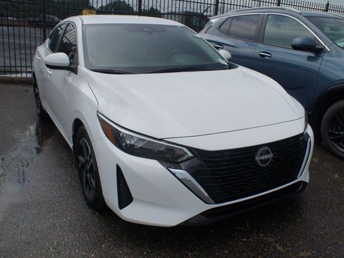 Used 2024 Nissan Sentra SV FWD image 3
