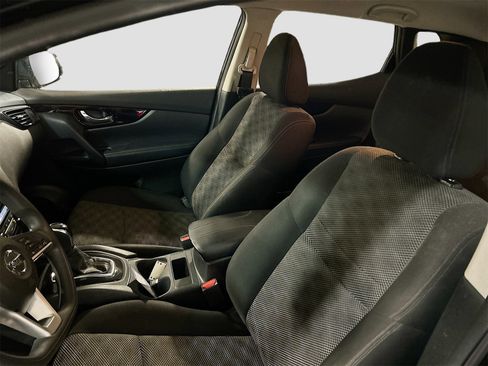 Used 2020 Nissan Rogue Sport SV image 20