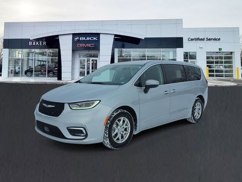 Used 2023 Chrysler Pacifica Touring-L FWD image 1